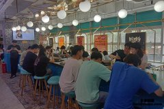 加盟三米粥铺开店，省心无忧向钱冲！